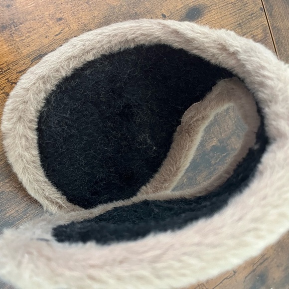 NWT Unisex Velvet Thick Ear Muffs, Tan/Brown, comfortable Warm Ear Protection - Picture 2 of 7